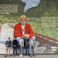 Nowe murale poświęcone Pawłowi Huelle na PKM Gdańsk Niedźwiednik